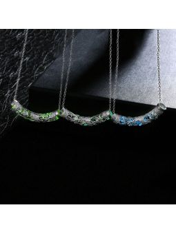 Collier Classique en Forme de Lune à la Pierre Verte Claire Fluorescent - Plaqué Argent
