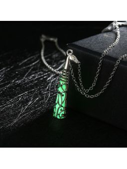 Collier en Forme de Cône Perforé à la Pierre Verte Fluorescent - Plaqué Argent