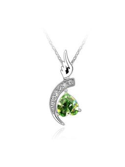 Collier demi-lune avec coeur en cristal autrichien vert surplombé d'une aile sur le dessus - Plaqué Platine 