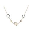 Collier en Acier Inoxydable Doré avec Motifs Fleur en Nacre – Élégance Naturelle et Chic