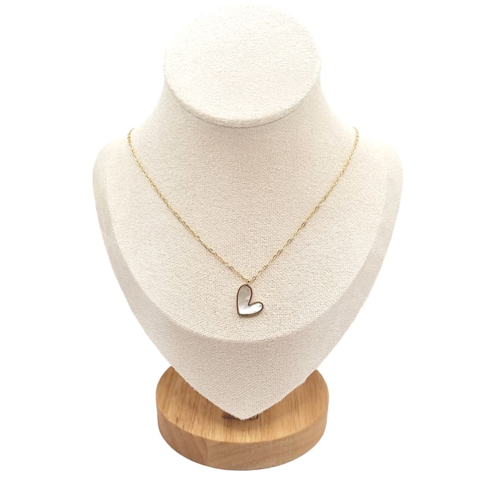 Collier en Acier Inoxydable Doré avec Cœur Nacré – Éclat Romantique et Élégance