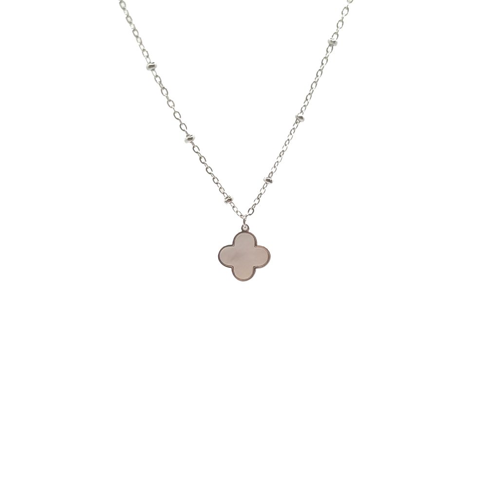 Collier en Acier Inoxydable Argenté avec Motif Floral Nacré – Douceur et Élégance Naturelle