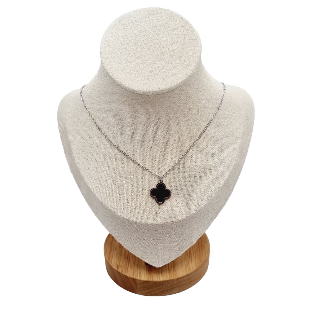 Collier en Acier Inoxydable Argenté avec Pendentif Fleur Émaillée Noire