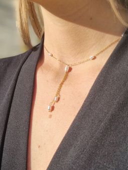 Collier en acier inoxydable doré avec perles artificielles