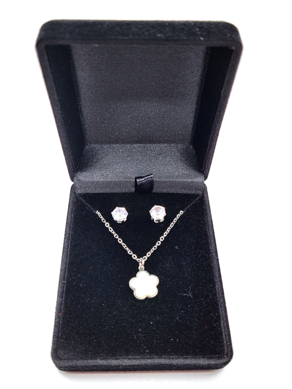 copy ofcopy ofParure en Acier Inoxydable Argenté avec Anneau Serti de Zircons et Clou Solitaire en Zircon – Éclat et Raffine
