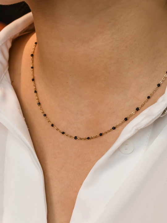 Collier Doré en Acier Inoxydable avec Perles Noires