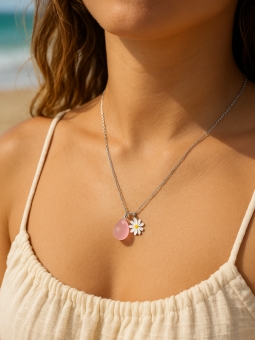 Collier argenté fleur de marguerite & goutte rose givrée