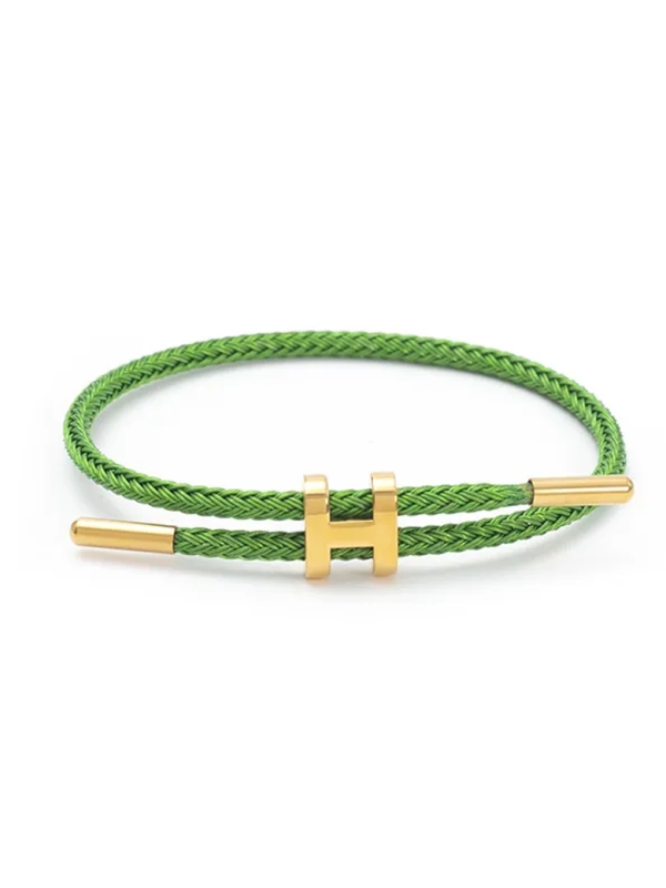 Bracelet Ajustable Vert & Lettre H Dorée – Fraîcheur élégante et style vibrant