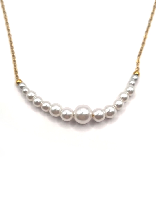 Collier Perles Blanches Dégradées – Élégance Subtile sur Chaîne Dorée