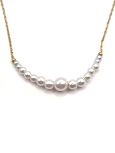 Collier Perles Blanches Dégradées – Élégance Subtile sur Chaîne Dorée