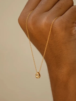 Collier Goutte Dorée & Zirconium – Élégance Discrète en Acier Inoxydable