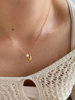 Collier Perle & Goutte Dorée – Duo Élégant en Acier Inoxydable