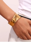 Bracelet Manchette Large Doré en Acier Inoxydable – Design Sculptural & Élégant