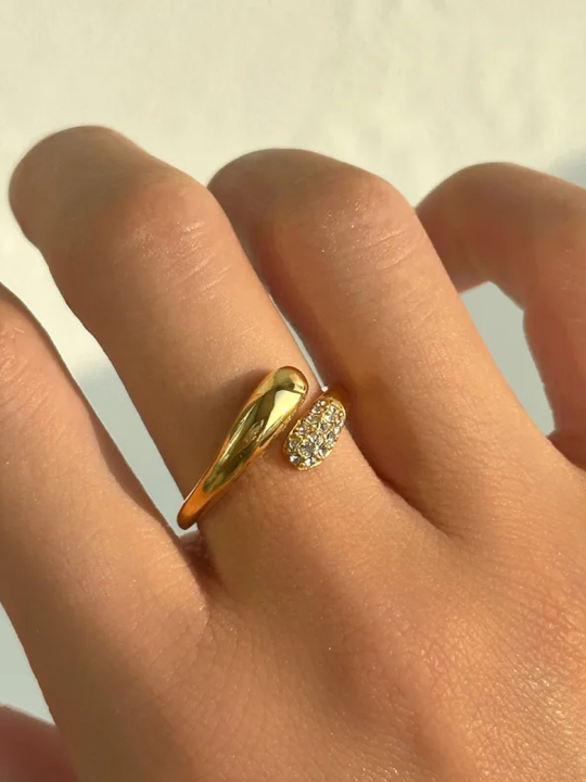 Bague Ouverte Cristaux Pavés – Plaqué or 18k
