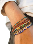 Bracelet Fin Élastique Doré avec Cristaux Rouges – Lumineux & Raffiné