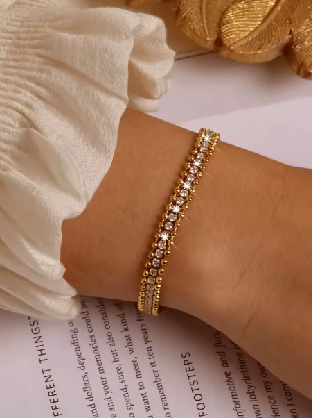copy ofcopy ofBracelet Perles Doré en Acier Inoxydable avec Cristal – Élégant & Intemporel