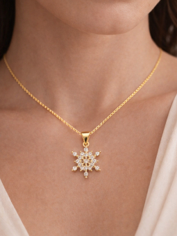 Collier Flocon Zircon Plaqué Or 18K – Chaîne 45 cm et Pendentif 20 mm