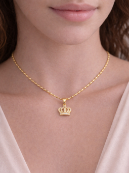 Collier Couronne Plaqué Or 18K – Pendentif 18 mm & Chaîne 45 cm